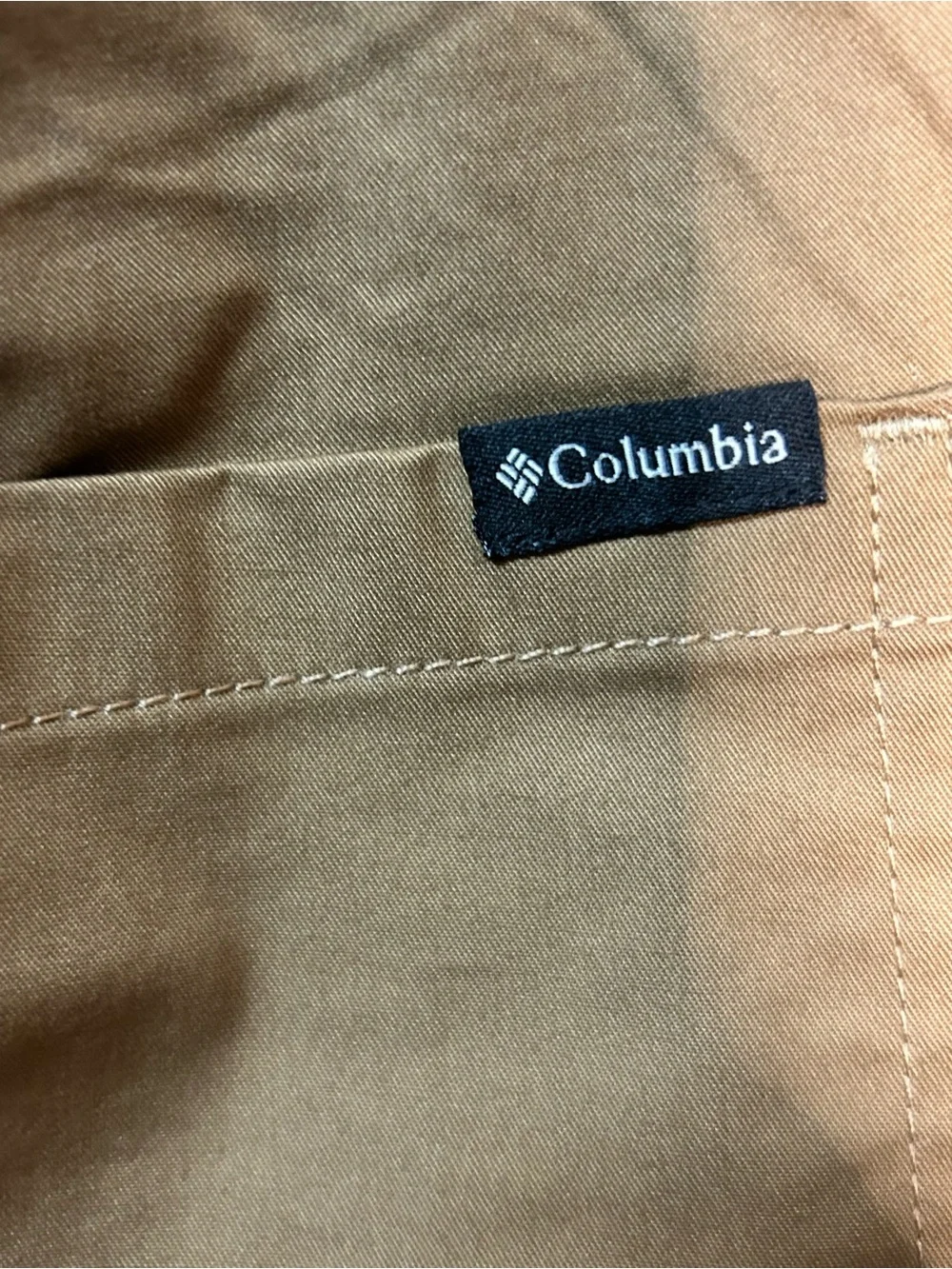 Columbia Mens Trail Cargo Shorts Size 42x10 Khaki Outdoor Durable Fabric